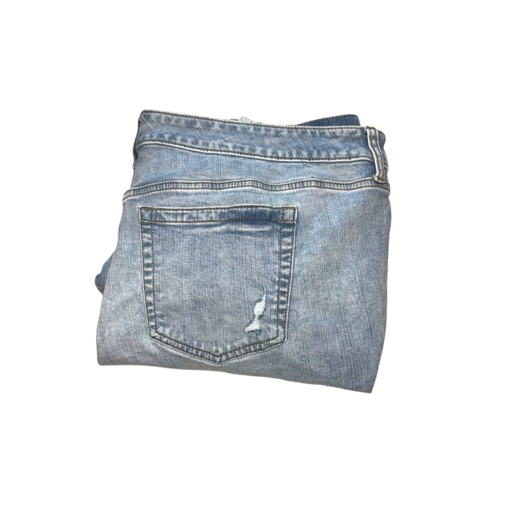 Torrid Bermuda Boyfriend Vintage Stretch Denim Jean Shorts Distressed Size 18